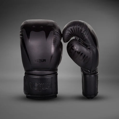 VENUM GIANT 3.0 BOXING GLOVES