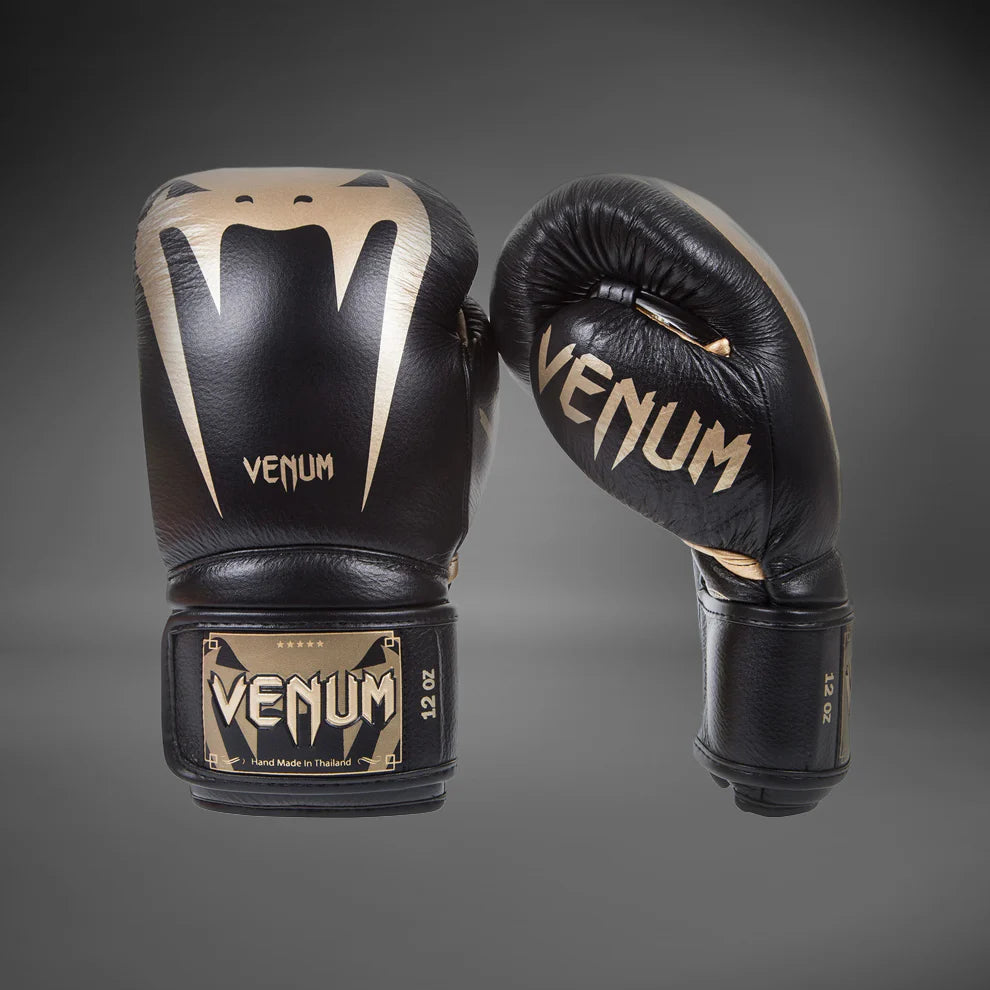 VENUM GIANT 3.0 BOXING GLOVES